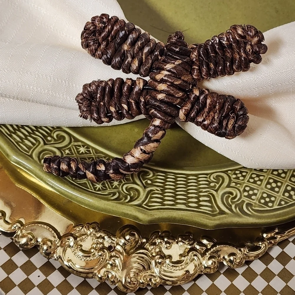 Set of 4 Wicker Rattan Woven Napkin Rings Brown 3
